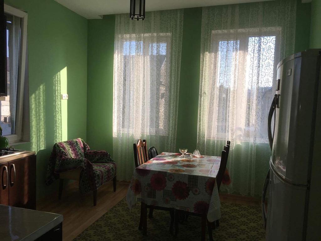 Homestay Izolda Batoemi Buitenkant foto