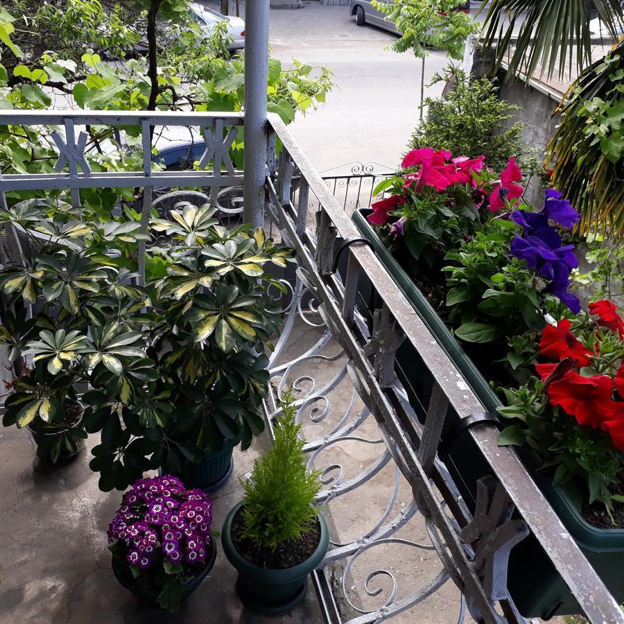 Homestay Izolda Batoemi Buitenkant foto