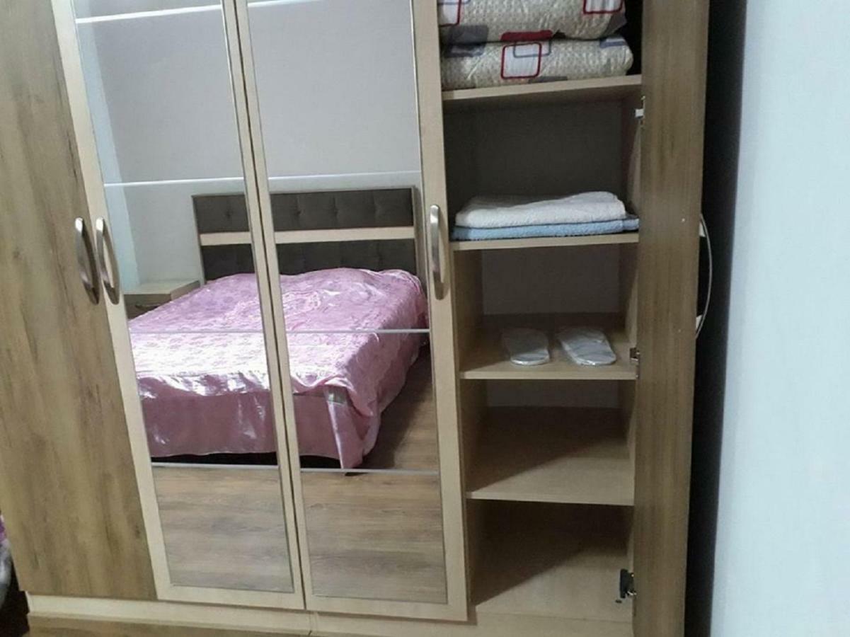 Homestay Izolda Batoemi Buitenkant foto