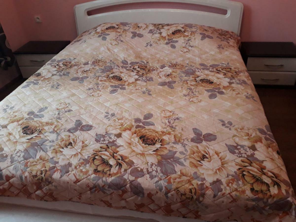Homestay Izolda Batoemi Buitenkant foto